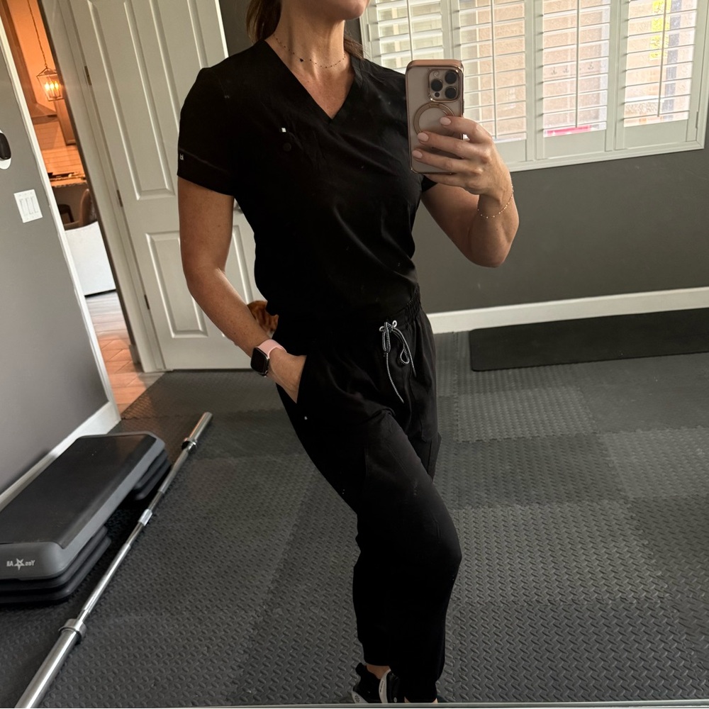 Koi Black scrub top and jogger bottom. Worn once!